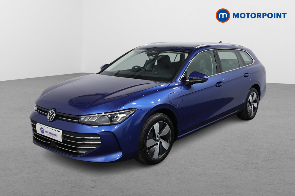 Volkswagen Passat Life Automatic Petrol Plug-In Hybrid Estate - Stock Number (1578139) - Passenger side front corner