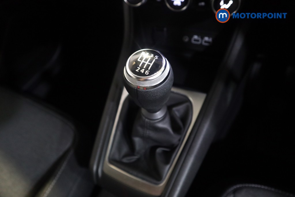 Renault Captur Evolution Manual Petrol-Electric Hybrid SUV - Stock Number (1578867) - 8th supplementary image