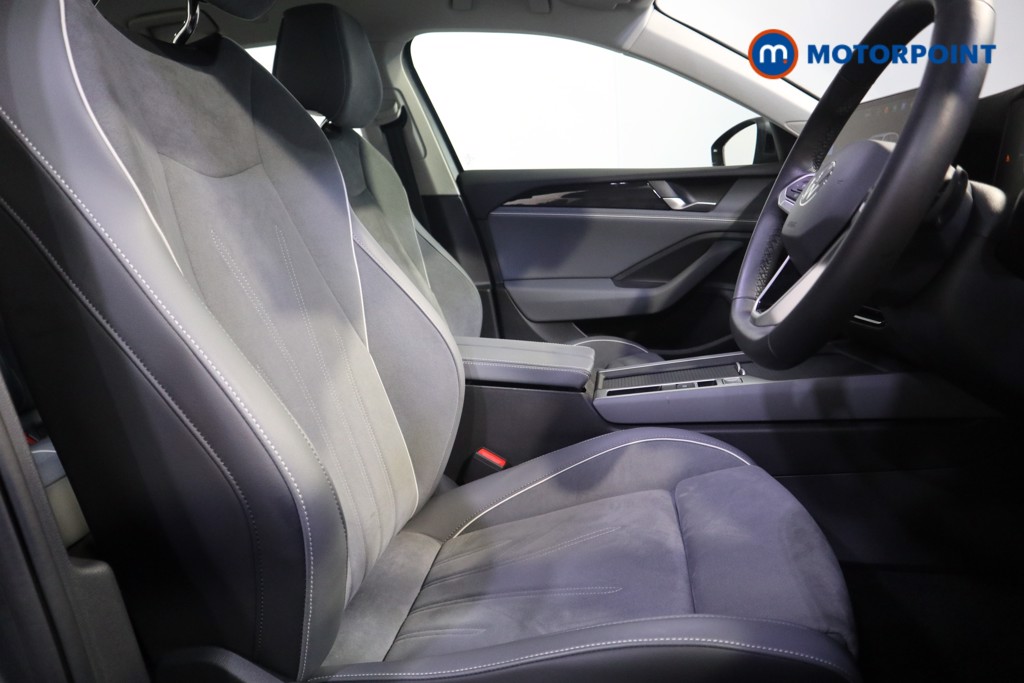 Volkswagen Passat Life Automatic Petrol Plug-In Hybrid Estate - Stock Number (1578939) - 13th supplementary image