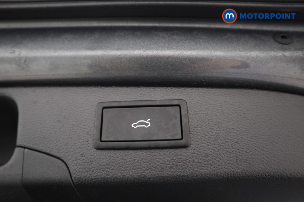 Volkswagen Passat Life Automatic Petrol Plug-In Hybrid Estate - Stock Number (1578939) - 16th supplementary image