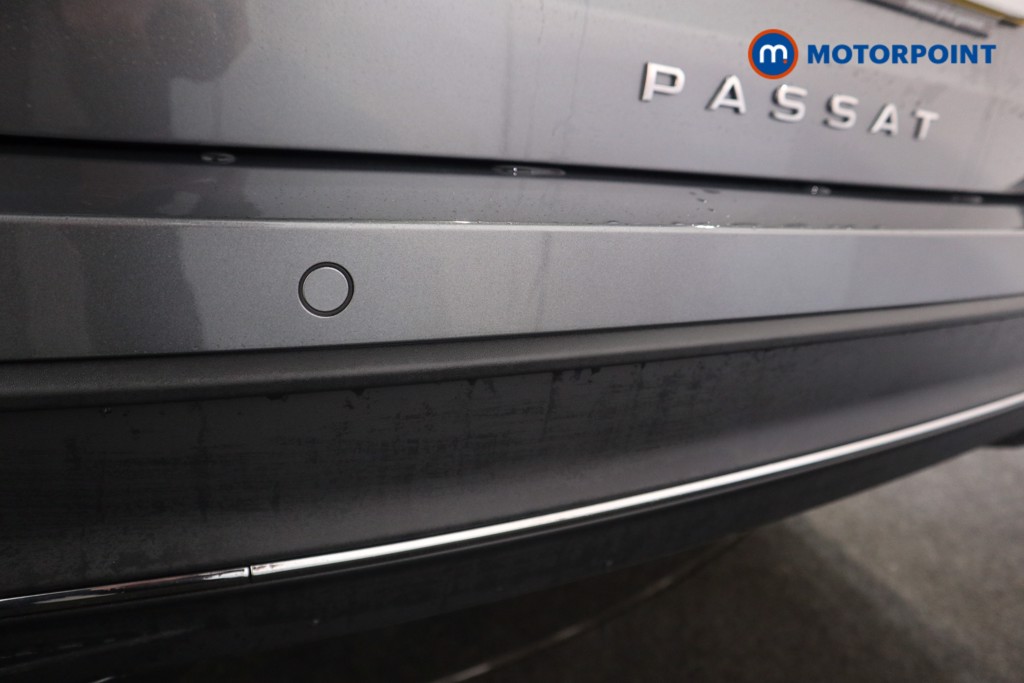 Volkswagen Passat Life Automatic Petrol Plug-In Hybrid Estate - Stock Number (1578939) - 21st supplementary image