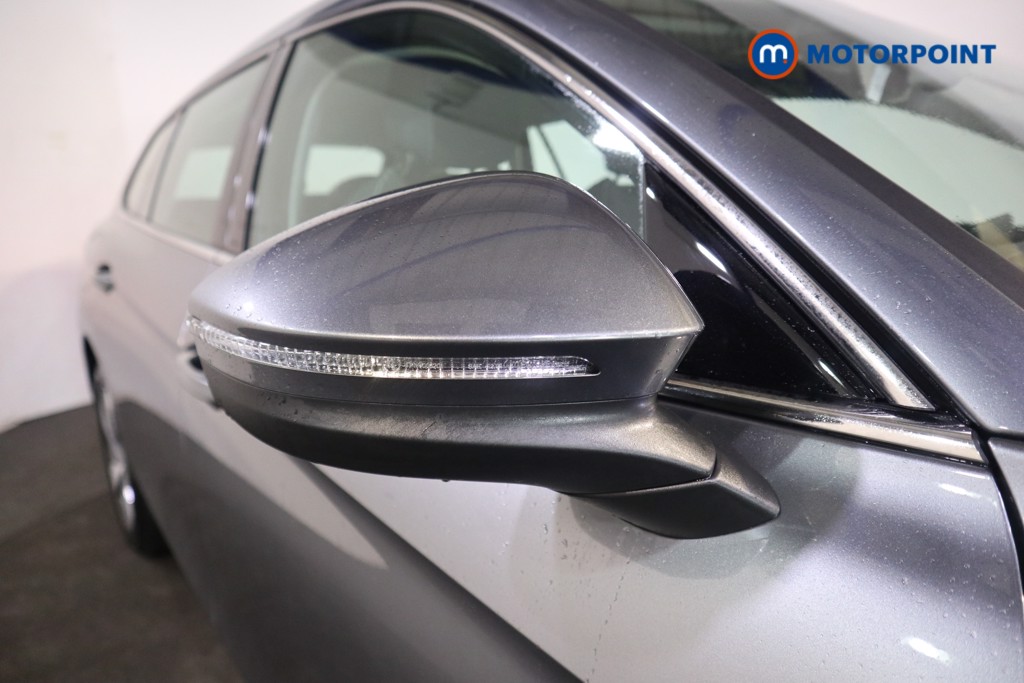 Volkswagen Passat Life Automatic Petrol Plug-In Hybrid Estate - Stock Number (1578939) - 25th supplementary image