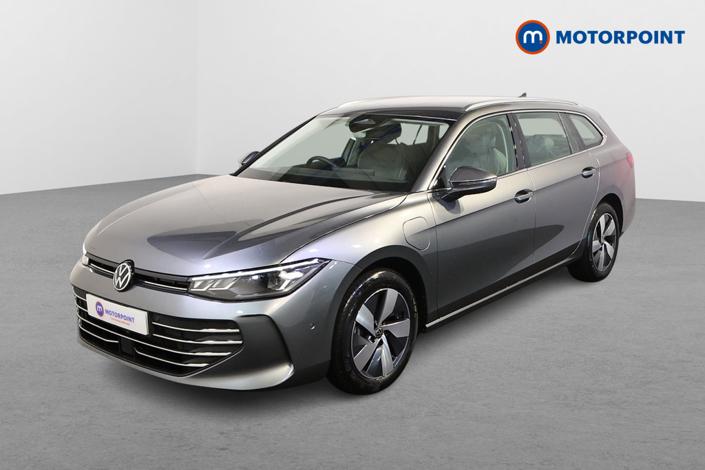 Volkswagen Passat Life Automatic Petrol Plug-In Hybrid Estate - Stock Number (1578939) - Passenger side front corner