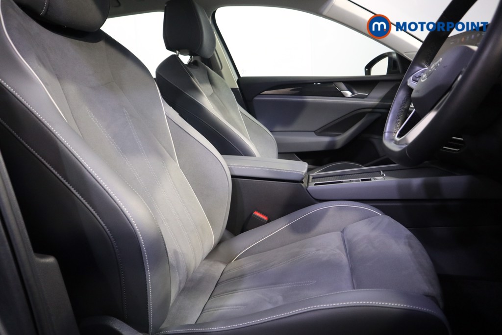 Volkswagen Passat Life Automatic Petrol Plug-In Hybrid Estate - Stock Number (1578940) - 13th supplementary image
