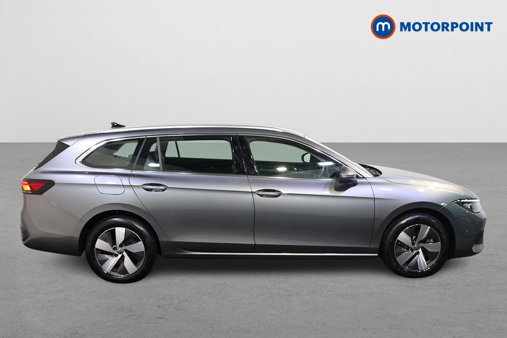 Volkswagen Passat Life Automatic Petrol Plug-In Hybrid Estate - Stock Number (1578940) - Drivers side