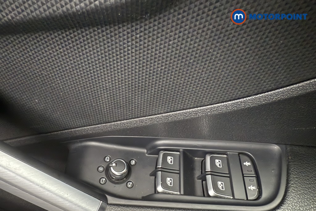 Audi Q2 S Line Manual Petrol SUV - Stock Number (1579113) - 14th supplementary image