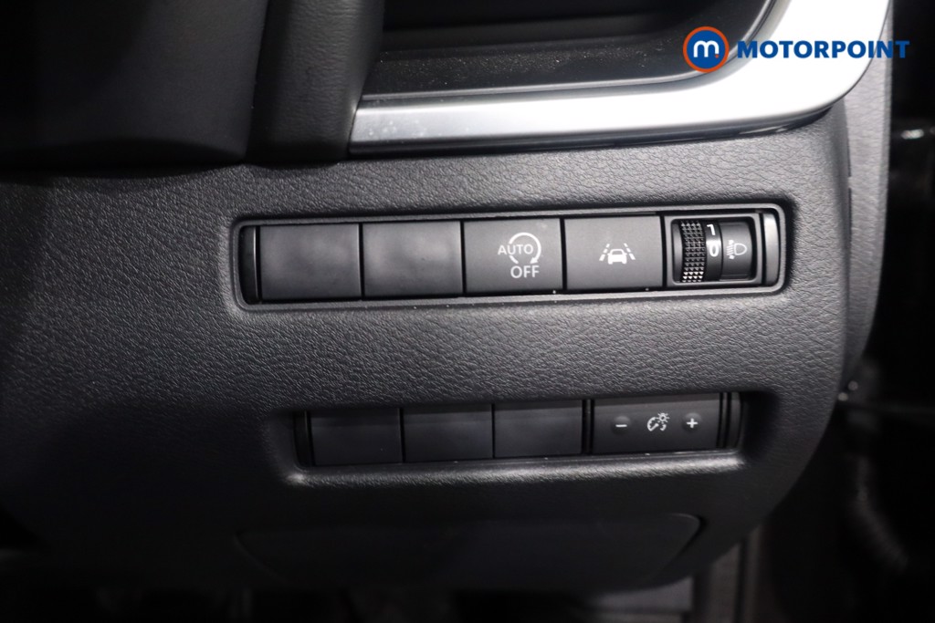 Nissan Qashqai Acenta Premium Automatic Petrol SUV - Stock Number (1579871) - 23rd supplementary image