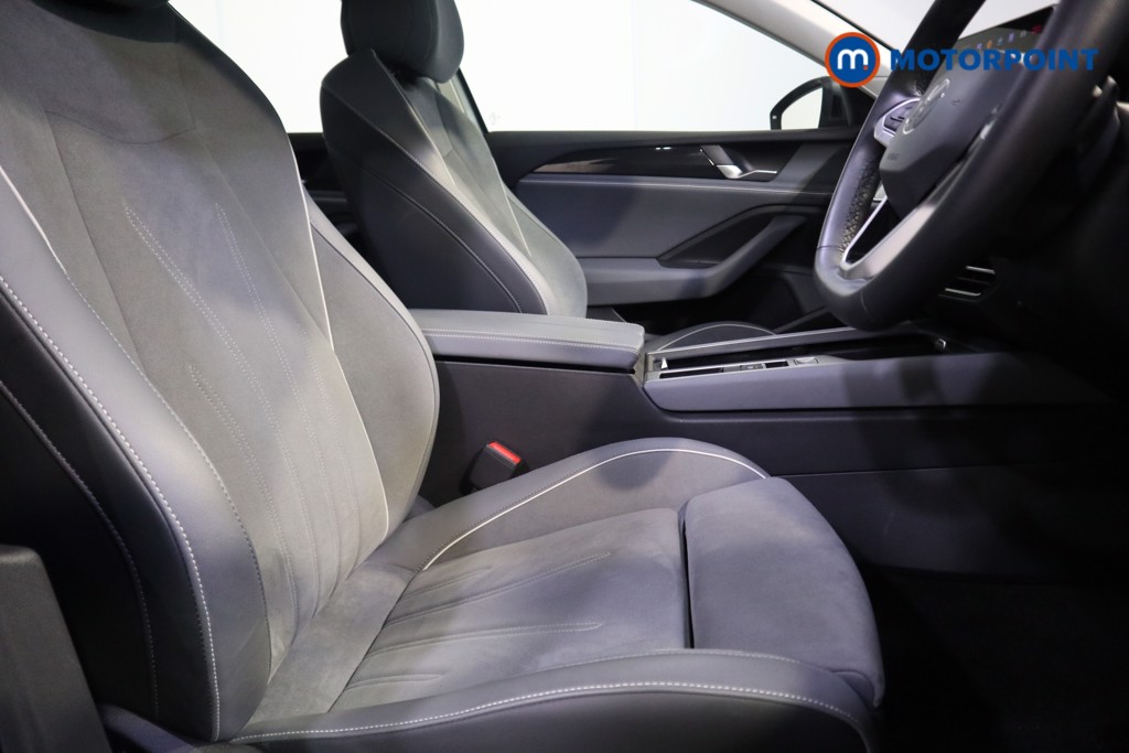Volkswagen Passat Life Automatic Petrol Plug-In Hybrid Estate - Stock Number (1579897) - 11th supplementary image