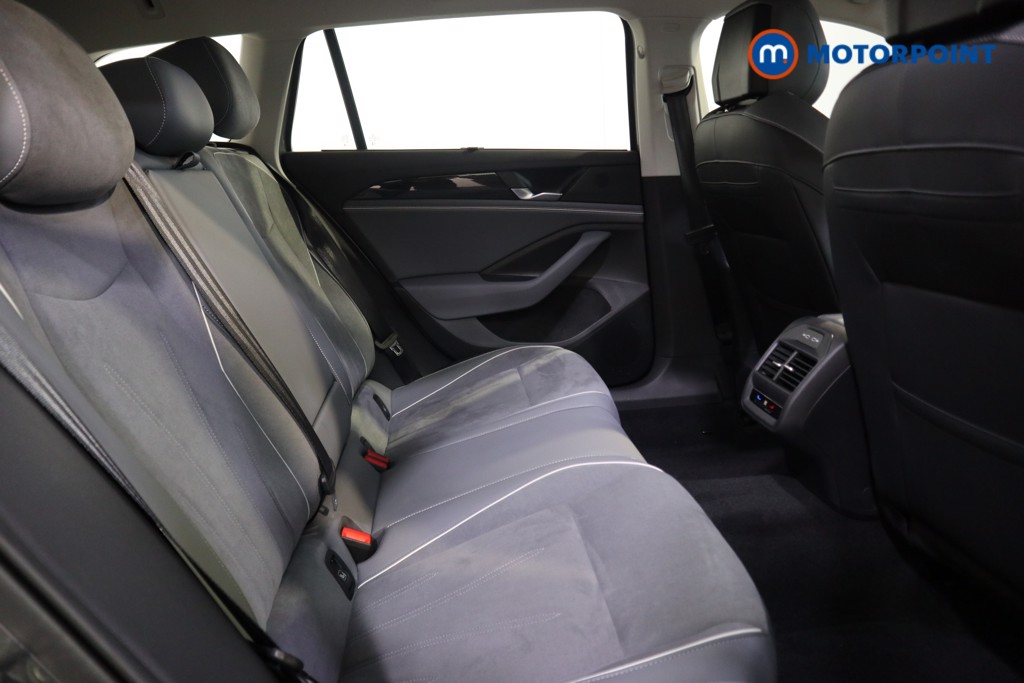 Volkswagen Passat Life Automatic Petrol Plug-In Hybrid Estate - Stock Number (1579897) - 12th supplementary image