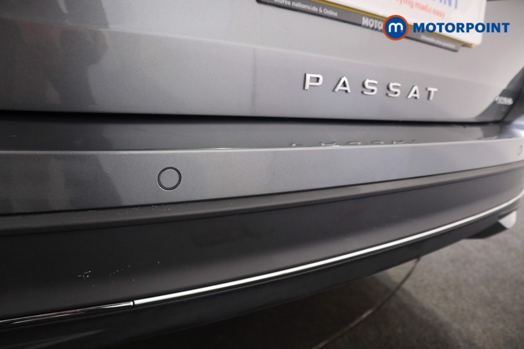 Volkswagen Passat Life Automatic Petrol Plug-In Hybrid Estate - Stock Number (1579897) - 19th supplementary image