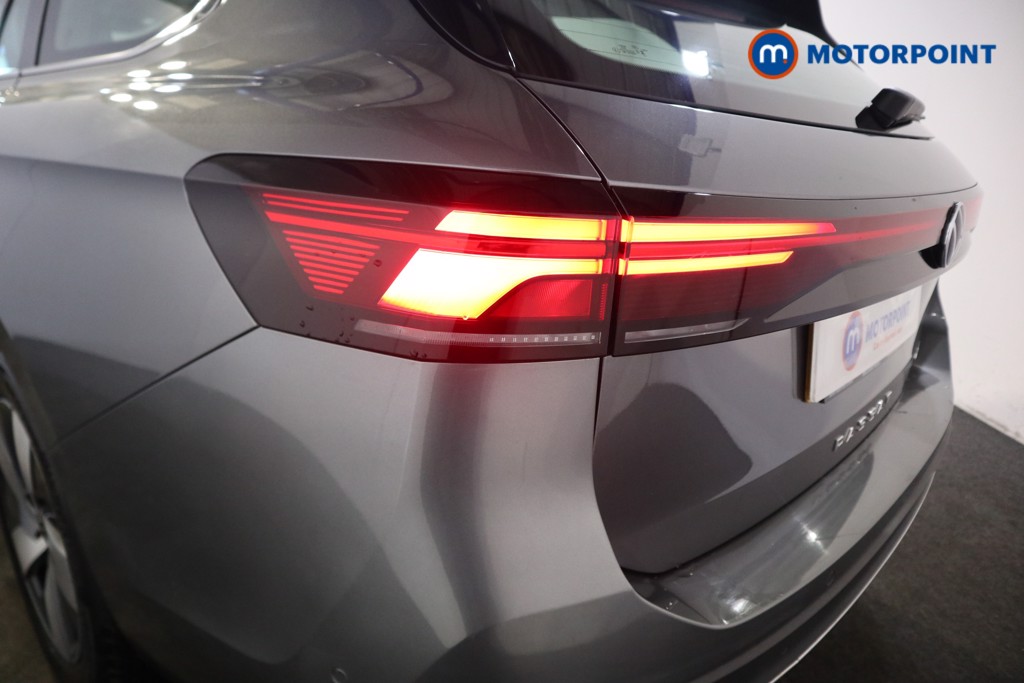 Volkswagen Passat Life Automatic Petrol Plug-In Hybrid Estate - Stock Number (1579897) - 21st supplementary image