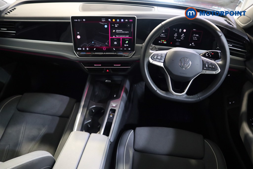 Volkswagen Passat Life Automatic Petrol Plug-In Hybrid Estate - Stock Number (1579897) - 1st supplementary image