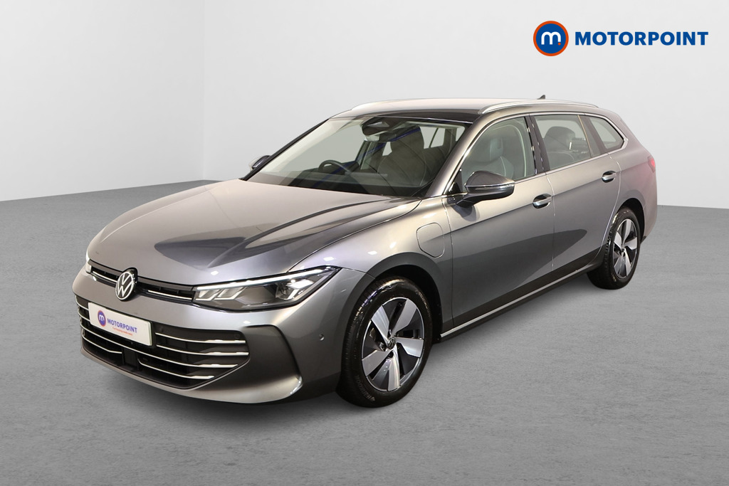 Volkswagen Passat Life Automatic Petrol Plug-In Hybrid Estate - Stock Number (1579897) - Passenger side front corner