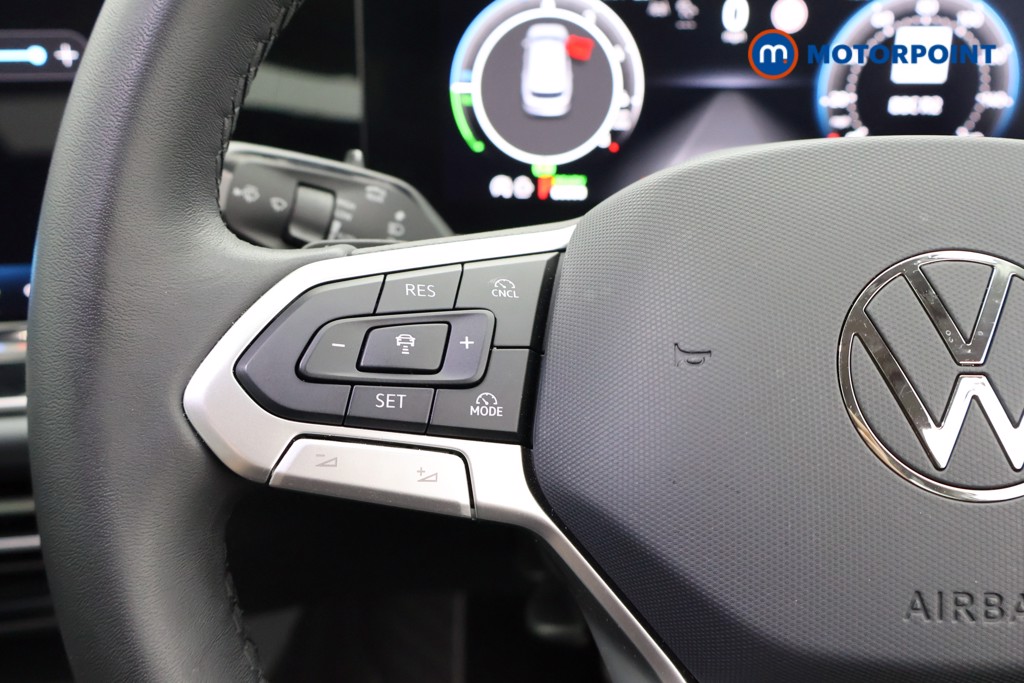 Volkswagen Passat Life Automatic Petrol Plug-In Hybrid Estate - Stock Number (1579902) - 2nd supplementary image