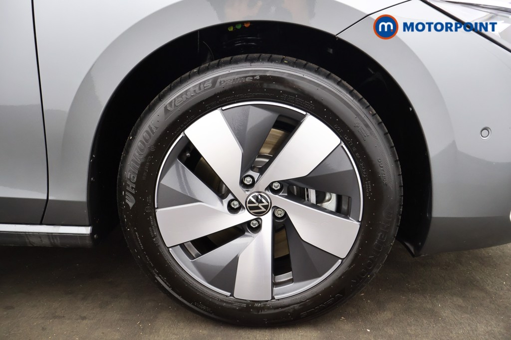 Volkswagen Passat Life Automatic Petrol Plug-In Hybrid Estate - Stock Number (1579902) - 11th supplementary image