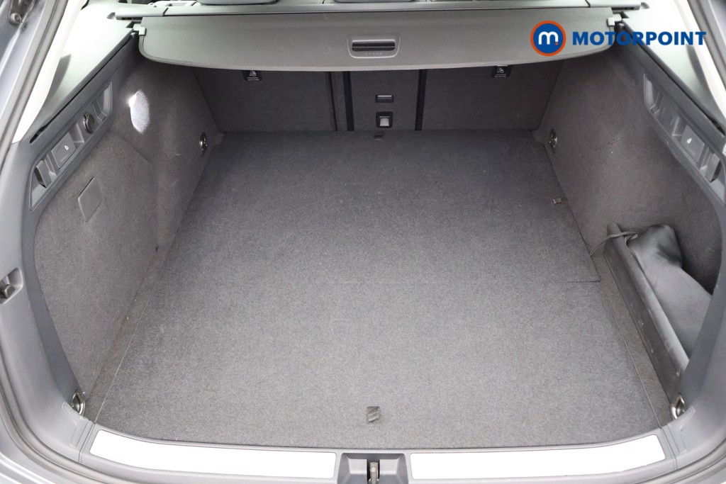 Volkswagen Passat Life Automatic Petrol Plug-In Hybrid Estate - Stock Number (1579902) - 15th supplementary image
