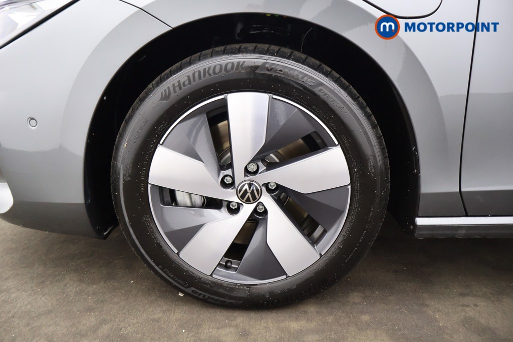 Volkswagen Passat Life Automatic Petrol Plug-In Hybrid Estate - Stock Number (1579902) - 17th supplementary image