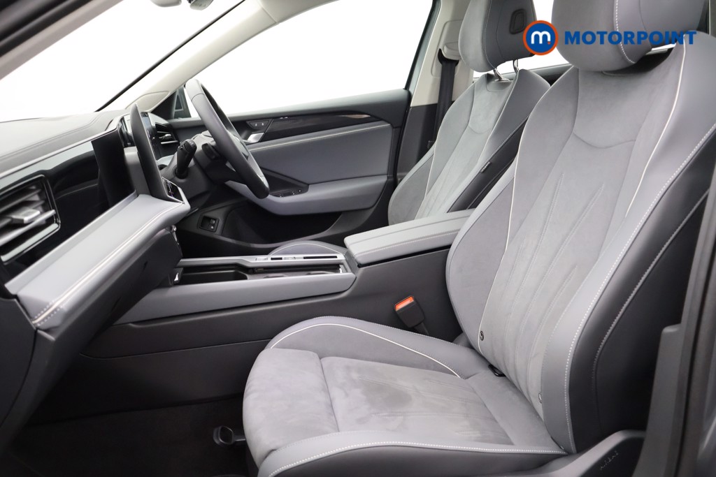 Volkswagen Passat Life Automatic Petrol Plug-In Hybrid Estate - Stock Number (1579902) - 19th supplementary image