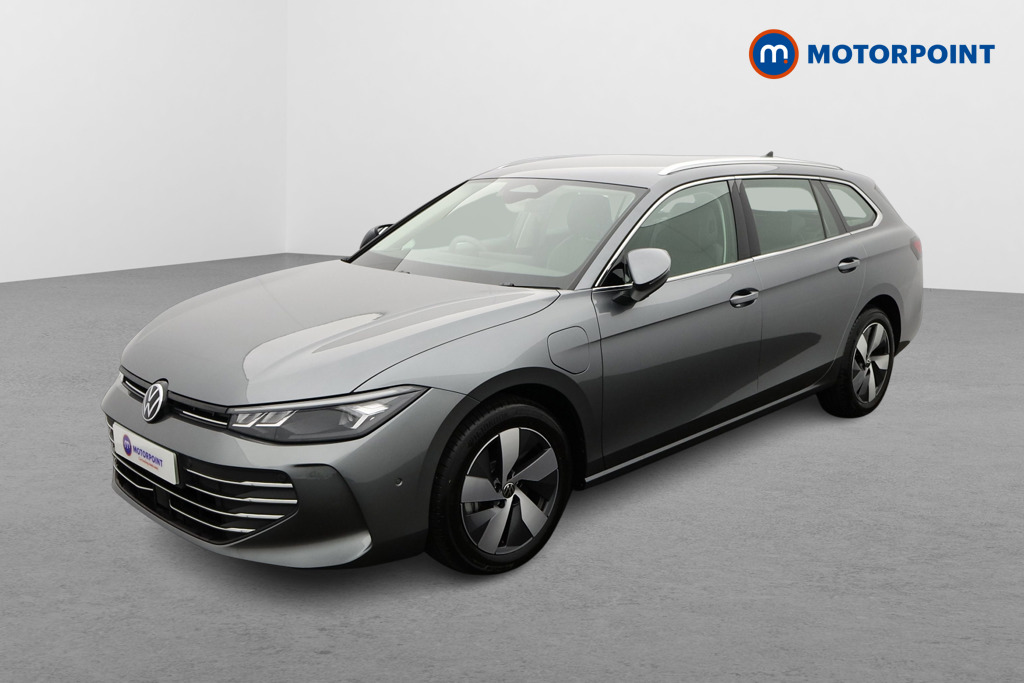 Volkswagen Passat Life Automatic Petrol Plug-In Hybrid Estate - Stock Number (1579902) - Passenger side front corner
