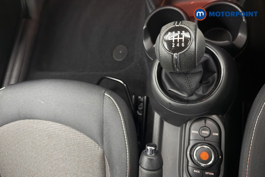 Mini Hatchback One Classic Manual Petrol Hatchback - Stock Number (1579933) - 9th supplementary image