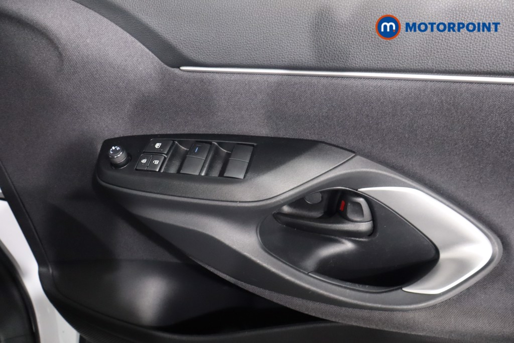 Toyota Yaris Cross Icon Automatic Petrol-Electric Hybrid Estate - Stock Number (1579938) - 21st supplementary image