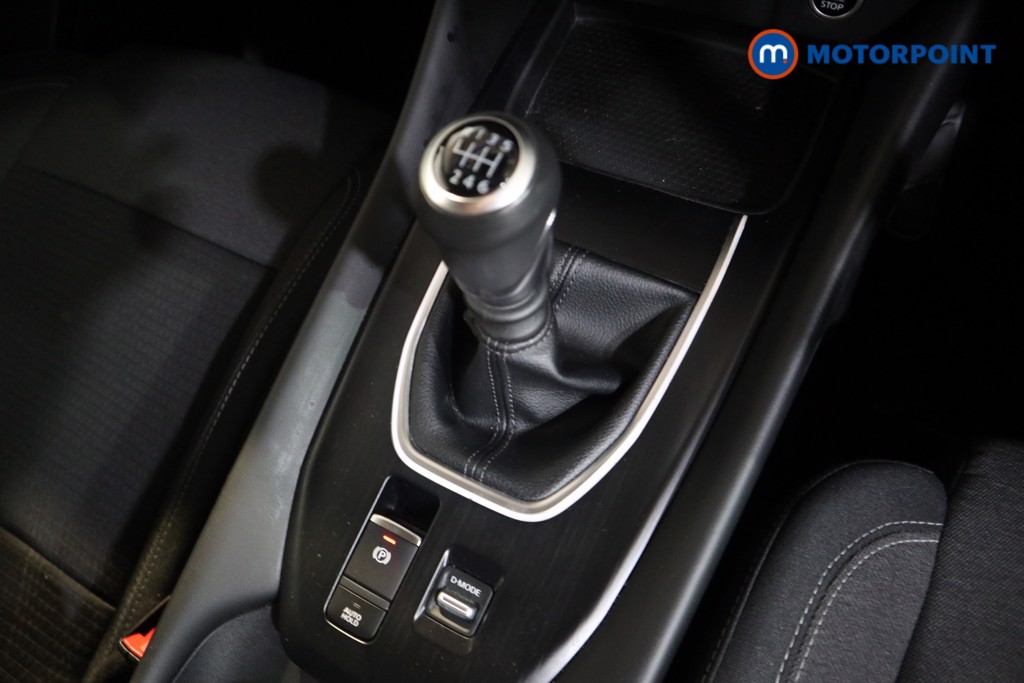 Nissan Qashqai N-Connecta Manual Petrol SUV - Stock Number (1579993) - 8th supplementary image