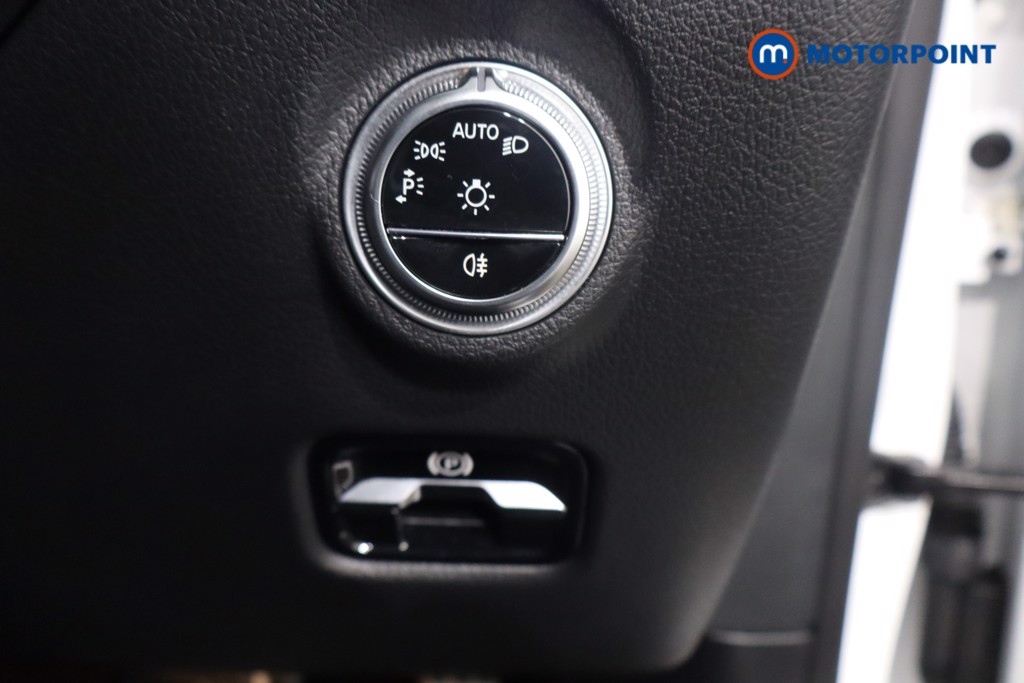 Mercedes-Benz C Class Amg Line Automatic Petrol Plug-In Hybrid Saloon - Stock Number (1580337) - 17th supplementary image