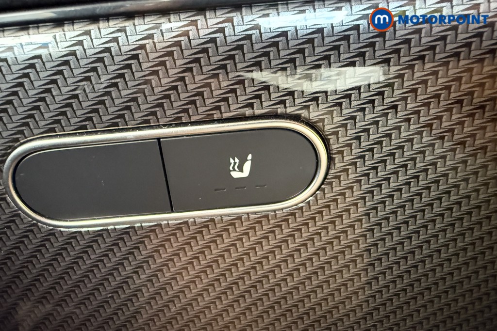 Mercedes-Benz GLB Amg Line Automatic Petrol SUV - Stock Number (1571058) - 6th supplementary image