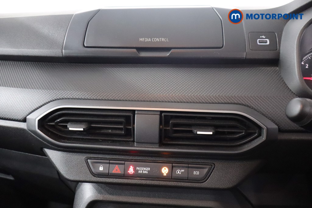 Dacia Jogger Essential Manual Petrol People Carrier - Stock Number (1574195) - 2nd supplementary image