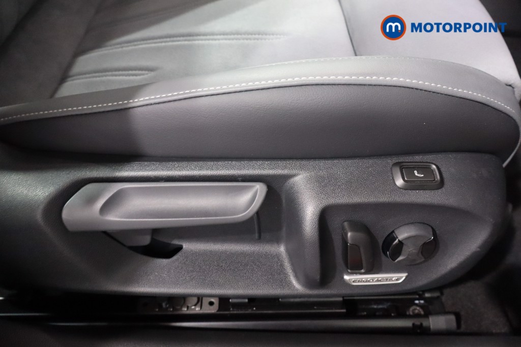 Volkswagen Passat Life Automatic Petrol Plug-In Hybrid Estate - Stock Number (1578082) - 21st supplementary image