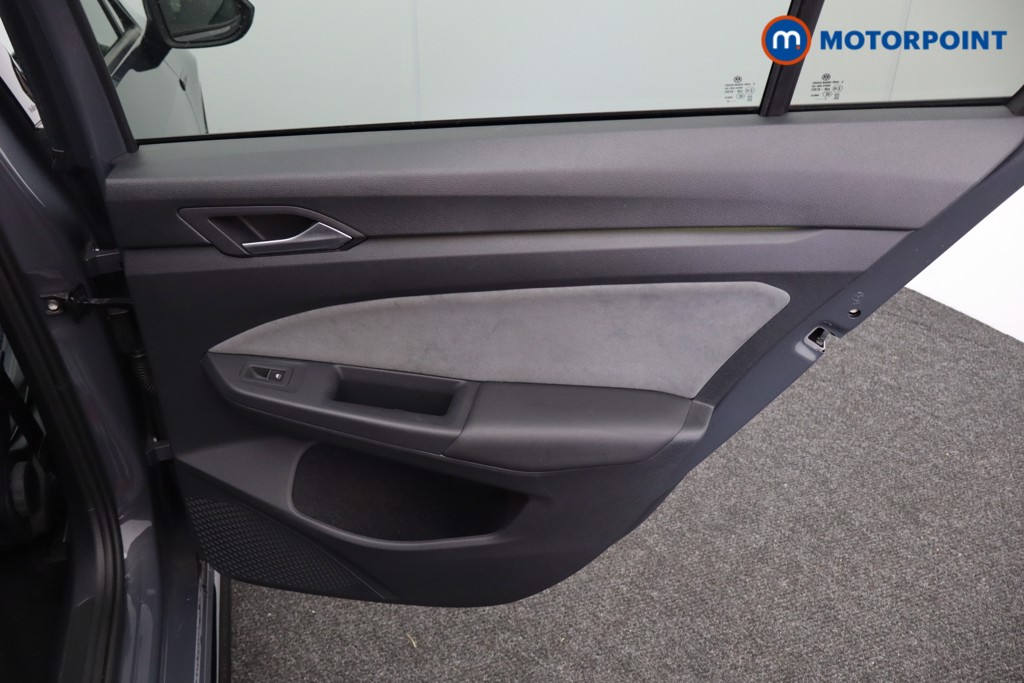 Volkswagen Golf R-Line Automatic Diesel Estate - Stock Number (1580231) - 18th supplementary image
