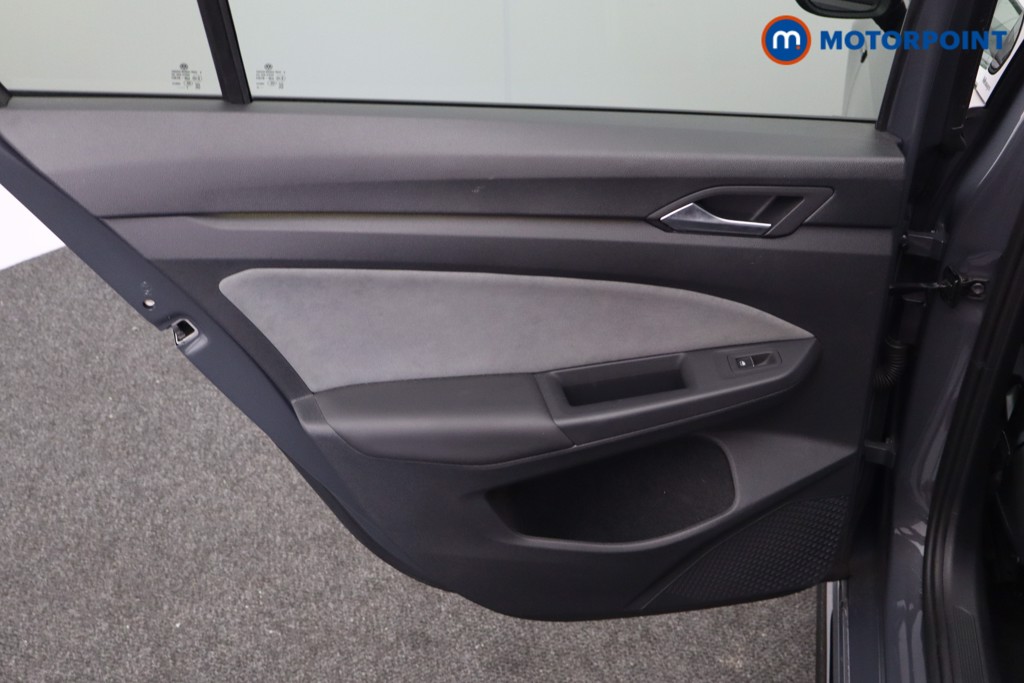 Volkswagen Golf R-Line Automatic Diesel Estate - Stock Number (1580231) - 19th supplementary image
