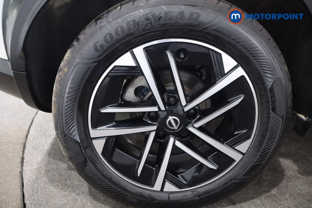 Nissan Juke N-Connecta Automatic Petrol-Electric Hybrid SUV - Stock Number (1580286) - 9th supplementary image