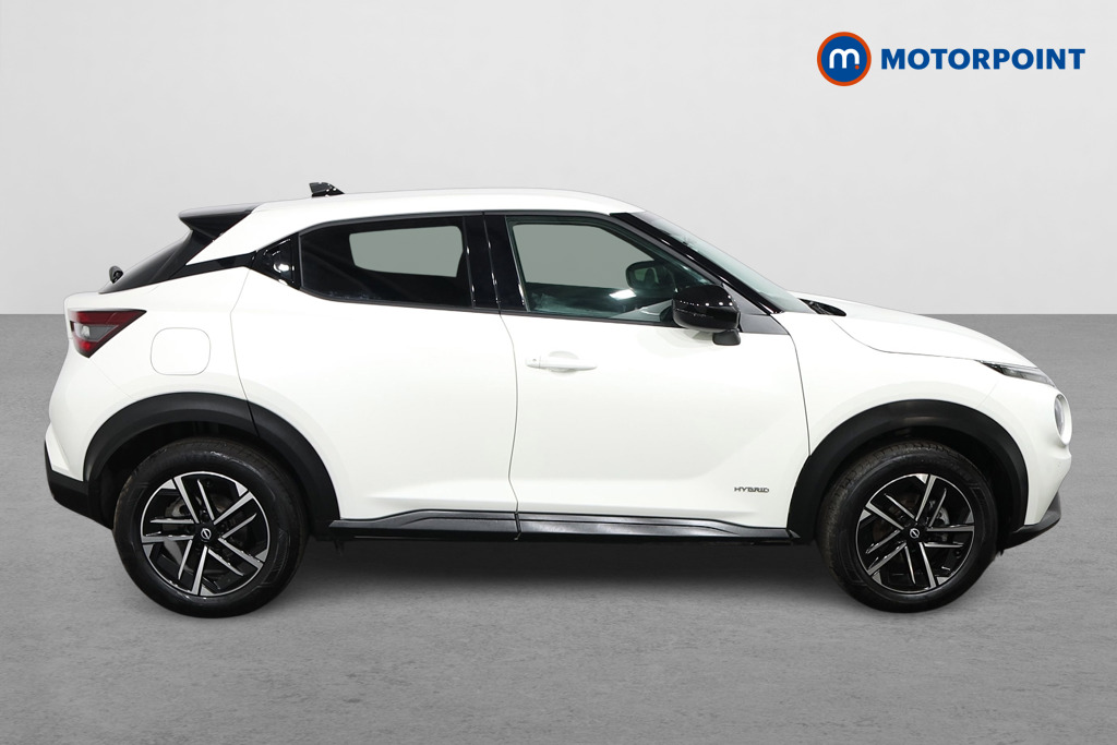 Nissan Juke N-Connecta Automatic Petrol-Electric Hybrid SUV - Stock Number (1580286) - Drivers side