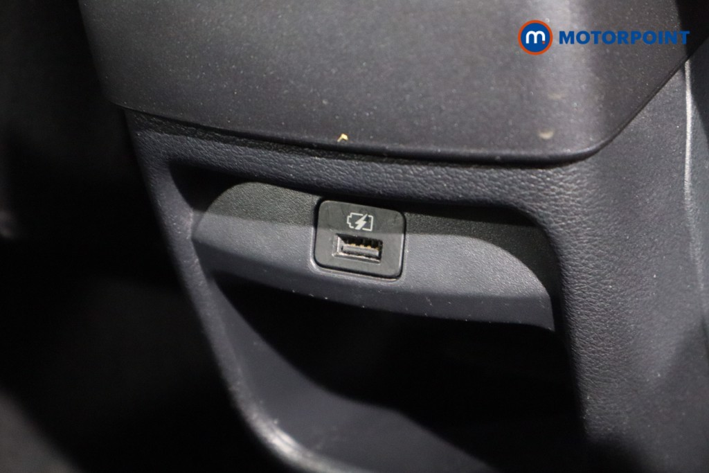 Nissan Juke N-Connecta Manual Petrol SUV - Stock Number (1575569) - 13th supplementary image