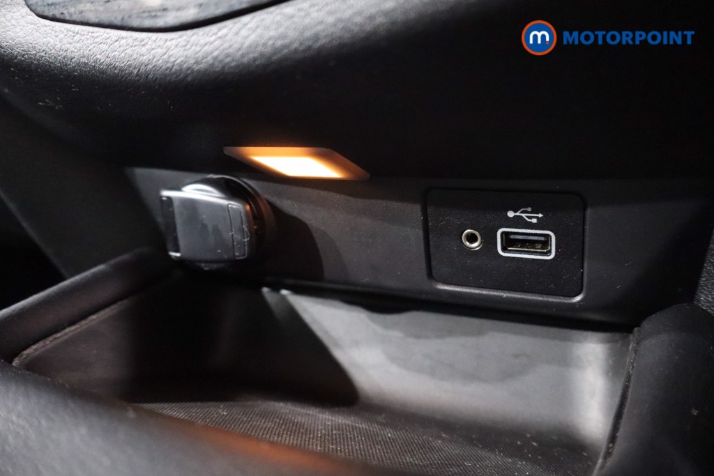 Nissan Juke N-Connecta Manual Petrol SUV - Stock Number (1575569) - 18th supplementary image