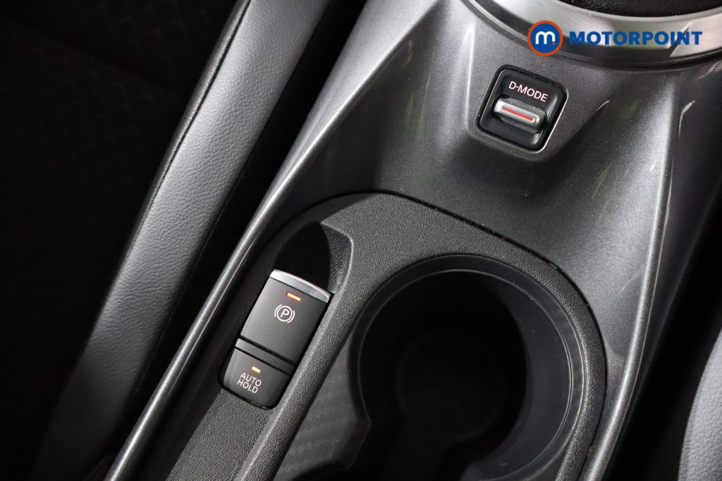Nissan Juke N-Connecta Manual Petrol SUV - Stock Number (1575569) - 20th supplementary image