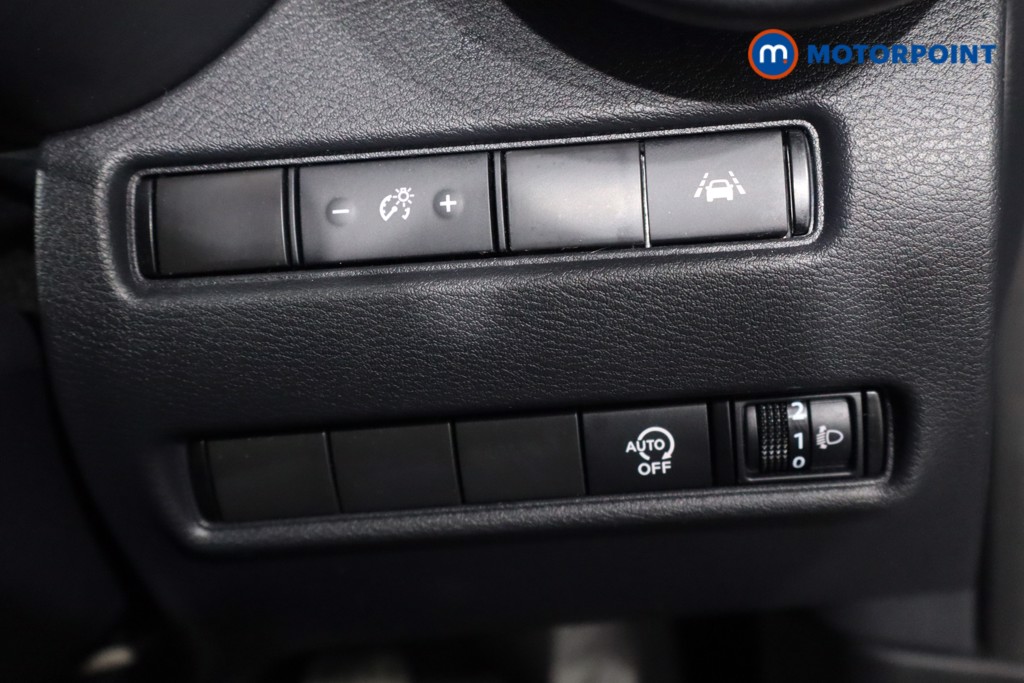 Nissan Juke N-Connecta Manual Petrol SUV - Stock Number (1575569) - 22nd supplementary image