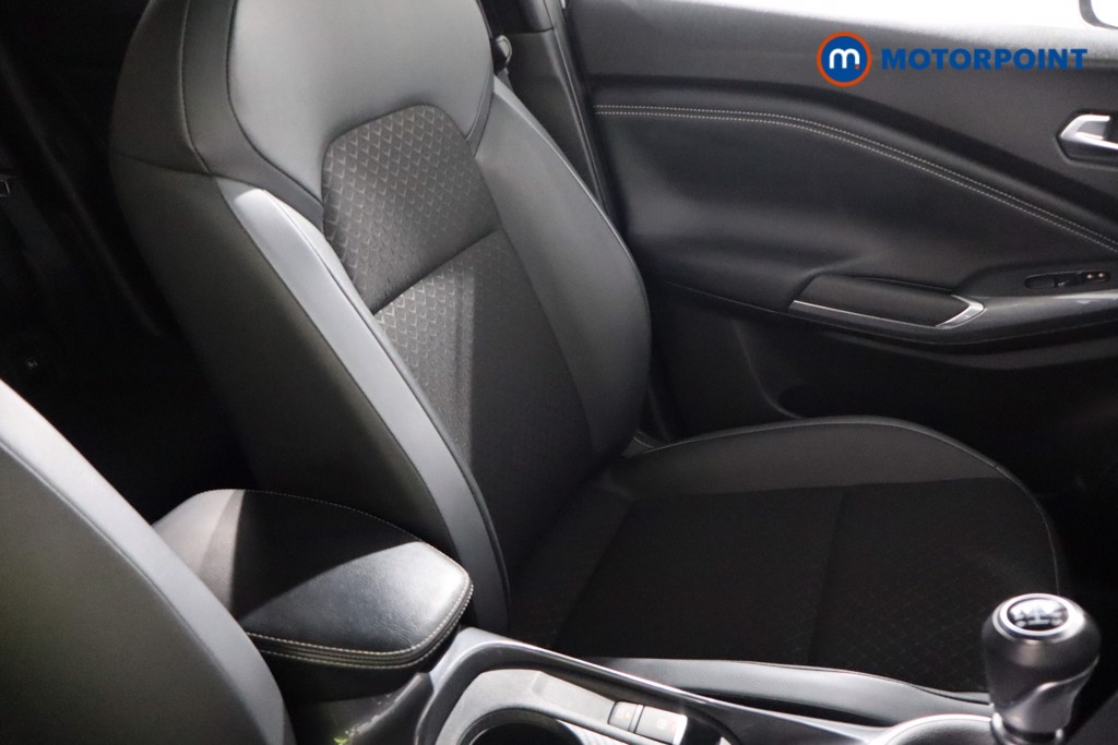 Nissan Juke N-Connecta Manual Petrol SUV - Stock Number (1575569) - 25th supplementary image