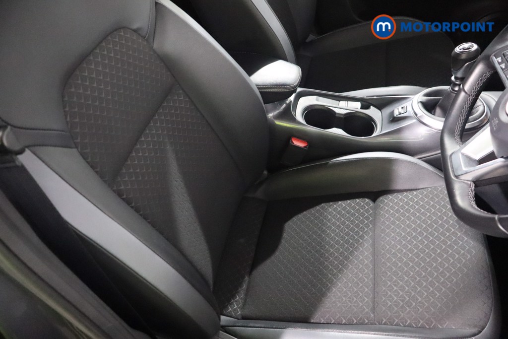 Nissan Juke N-Connecta Manual Petrol SUV - Stock Number (1575569) - 26th supplementary image