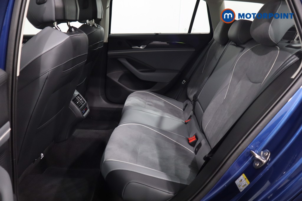 Volkswagen Passat Life Automatic Petrol Plug-In Hybrid Estate - Stock Number (1578155) - 5th supplementary image