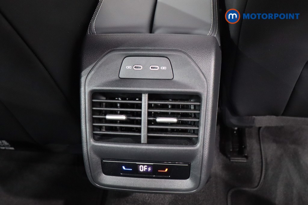 Volkswagen Passat Life Automatic Petrol Plug-In Hybrid Estate - Stock Number (1578155) - 13th supplementary image