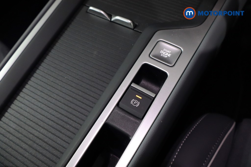Volkswagen Passat Life Automatic Petrol Plug-In Hybrid Estate - Stock Number (1578155) - 18th supplementary image