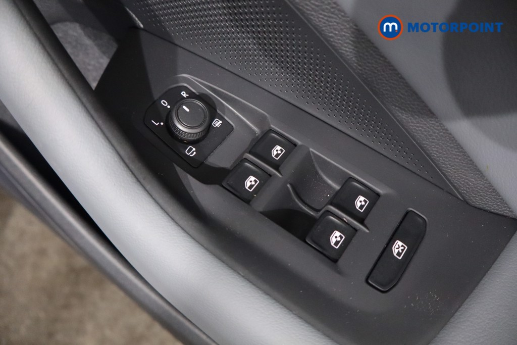 Volkswagen Passat Life Automatic Petrol Plug-In Hybrid Estate - Stock Number (1578155) - 22nd supplementary image