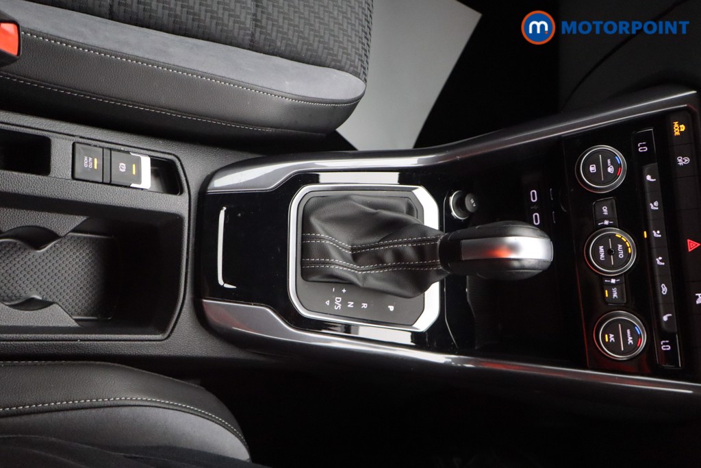 Volkswagen T-Roc R-Line Automatic Petrol SUV - Stock Number (1578286) - 8th supplementary image