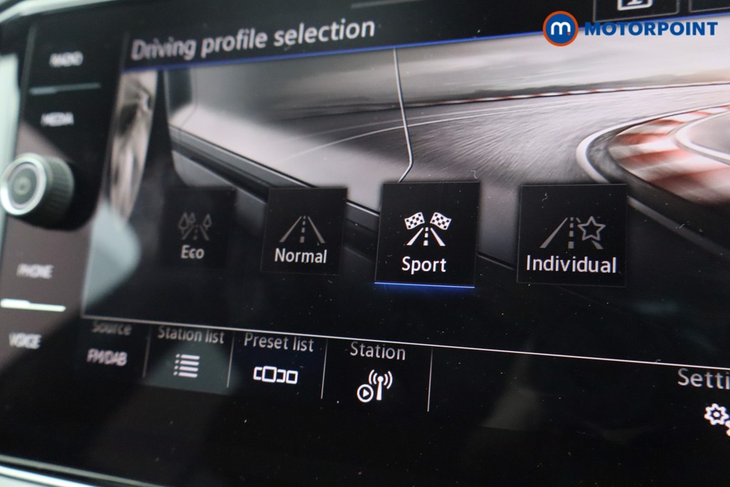 Volkswagen T-Roc R-Line Automatic Petrol SUV - Stock Number (1578286) - 25th supplementary image