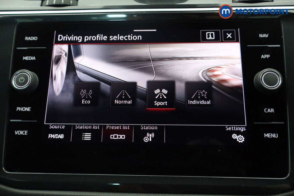 Volkswagen Tiguan R-Line Automatic Petrol SUV - Stock Number (1578294) - 29th supplementary image