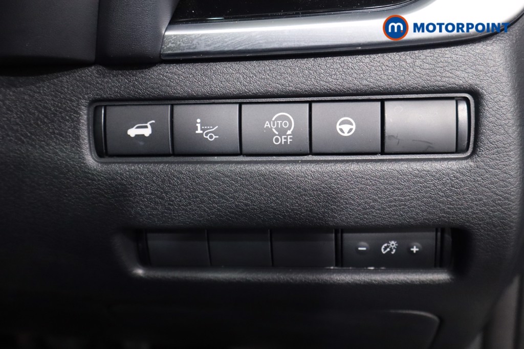 Nissan Qashqai Tekna Manual Petrol SUV - Stock Number (1580541) - 23rd supplementary image