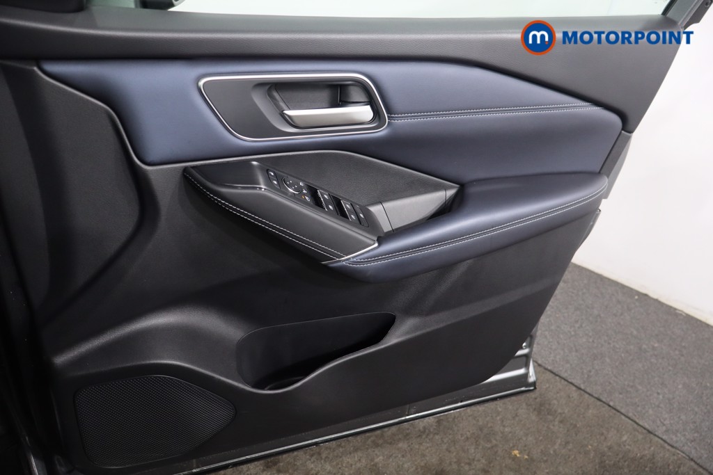 Nissan Qashqai Tekna Manual Petrol SUV - Stock Number (1580541) - 24th supplementary image