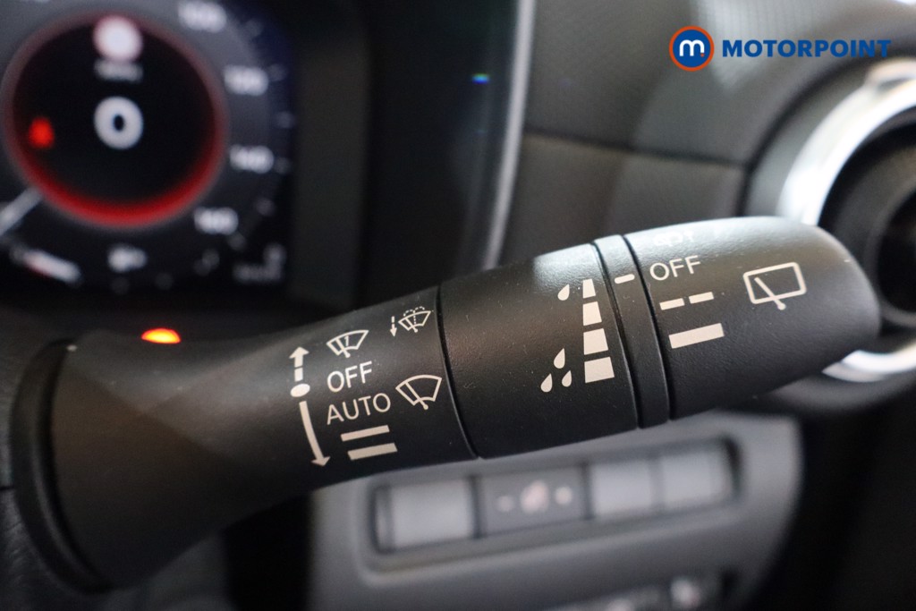 Nissan Juke N-Connecta Manual Petrol SUV - Stock Number (1564236) - 6th supplementary image